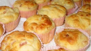 muffin al prosciutto sfornati