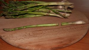 asparagi puliti