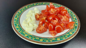 pomodorini e mozzarella a cubetti
