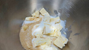burro con zucchero di canna e burro semolato