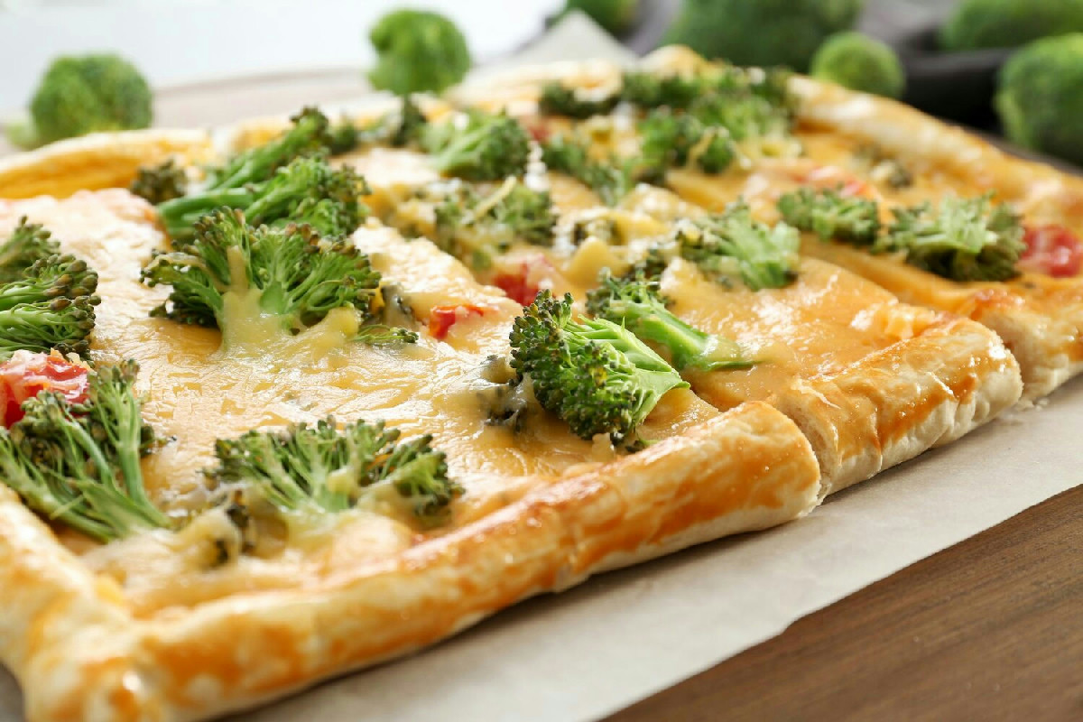 La focaccia ai cereali con ricotta e scarola: rustica, fragrante e perfetta per la colazione